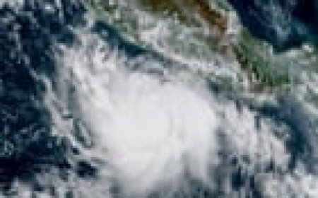 Hurricane Polo, rapidly intensifying from strong El Niño patterns, rages off coast of Mexico
