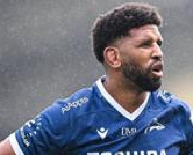 Former Sale Sharks lock Andrews dies at team hotel in La Rochelle
