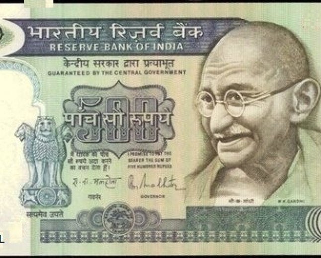 Why was Mahatma Gandhi’s Portrait on Indian Banknotes ? The story behind it.